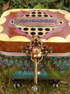 Chocolate Lagoon "Discover" Wish Box